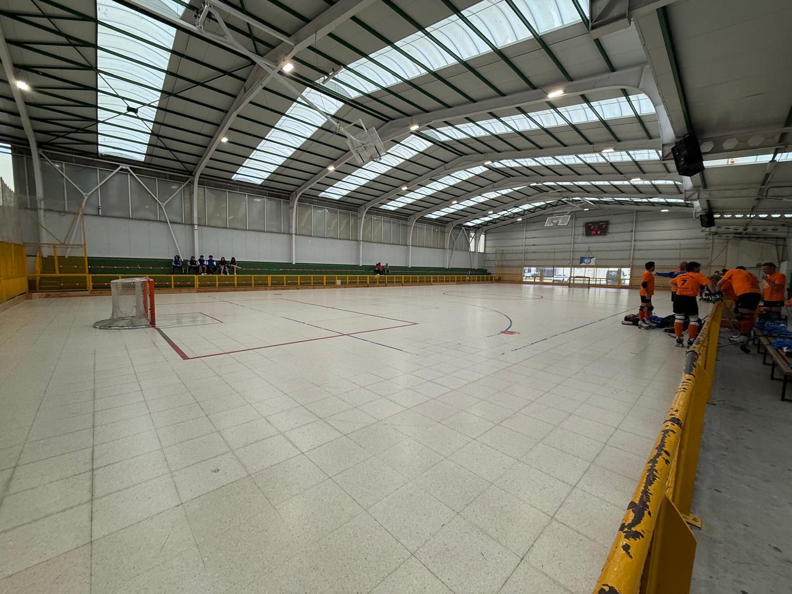 Vista general de la pista de hockey sobre patines del Club Patín Burgos